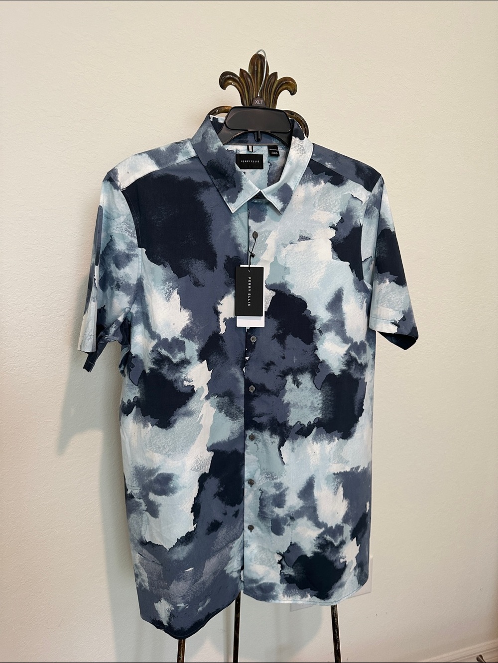 Perry Ellis Short Sleeve Button-Down Shirt - Navy & Light Blue Abstract - Picture 2 of 4